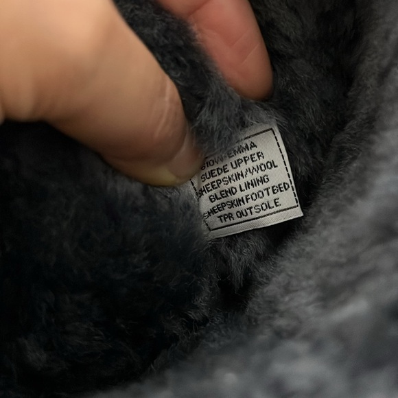 BEARPAW Emma short women’s classic winter slip on boots, size 7, great condition - Picture 7 of 11